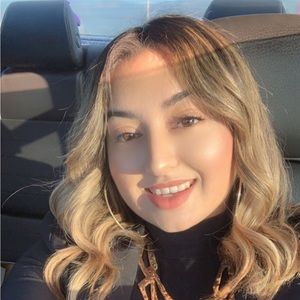 Meet your Posher, Cassandra